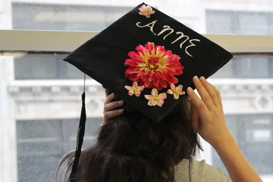 how to decorate a graduation cap with diy grad cap